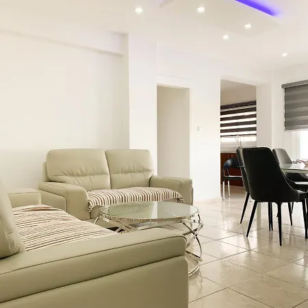 Central Apartament *